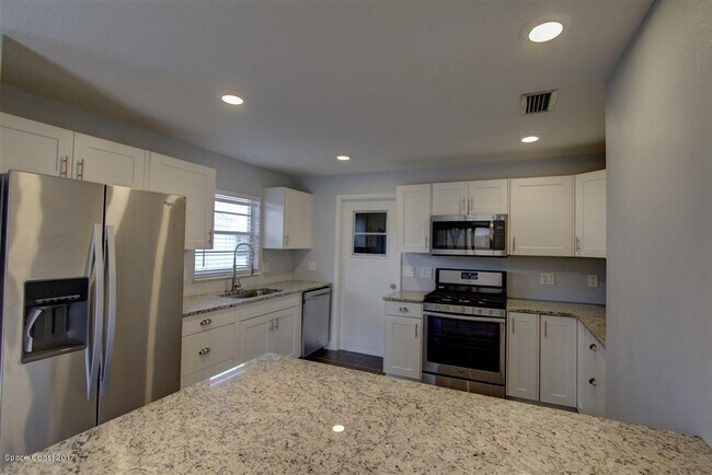 Building Photo - 945 Margie Dr