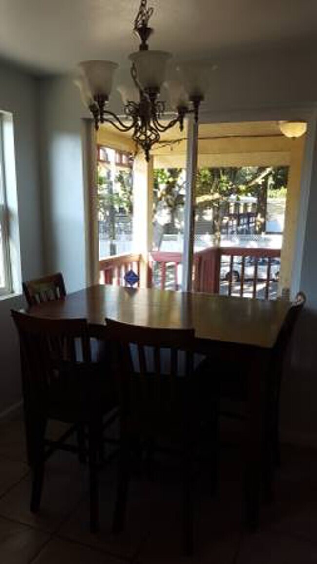 Foto del edificio - 9022 9th Ave SW