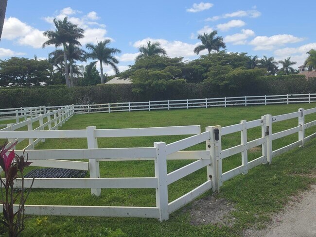 Building Photo - 14127 Equestrian Way