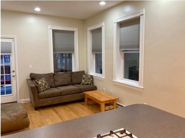 Building Photo - 408 Meridian St