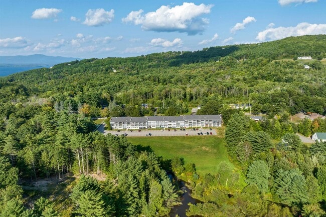 Foto del edificio - 663 Cherry Valley Rd