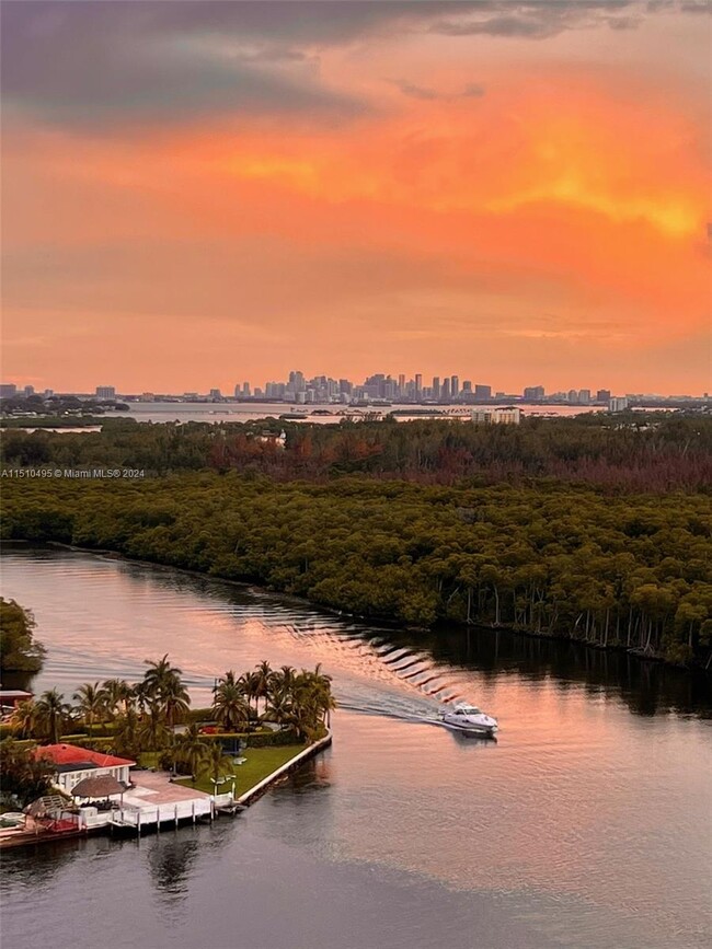 Foto del edificio - 400 Sunny Isles Blvd