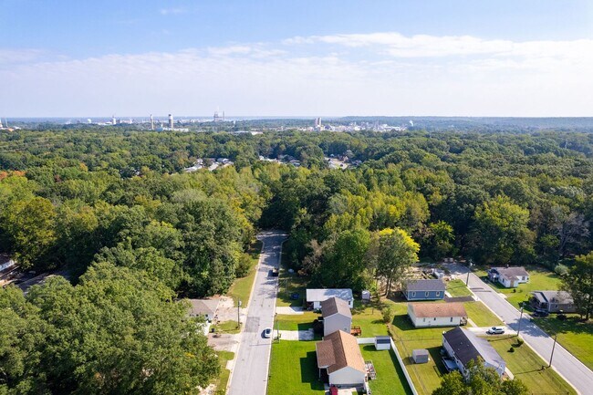 Foto del edificio - Modern Comforts in Hopewell: Spacious 4BR ...