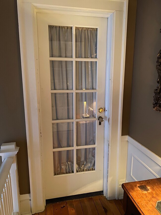 Entry - 1069 Lake Dr SE