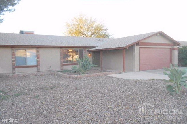 Building Photo - 1113 W Runion Dr