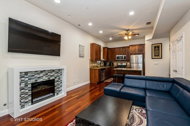 Foto del edificio - 3440 N Narragansett Ave