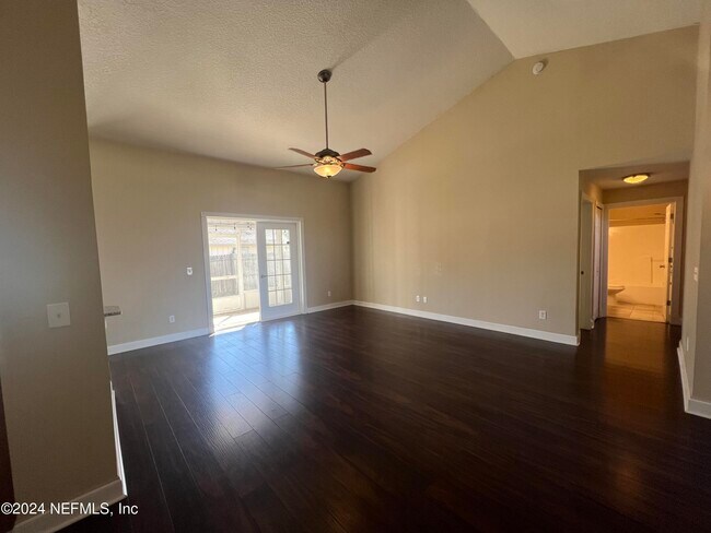 Building Photo - 7645 Chelmsford Dr