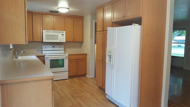 Foto del edificio - 1230 6200 S