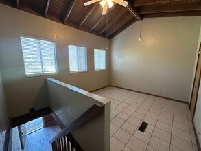 Building Photo - 569 Oakland Ave
