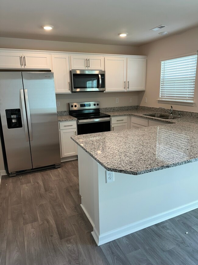 Building Photo - 4101 Laurel Ridge Dr