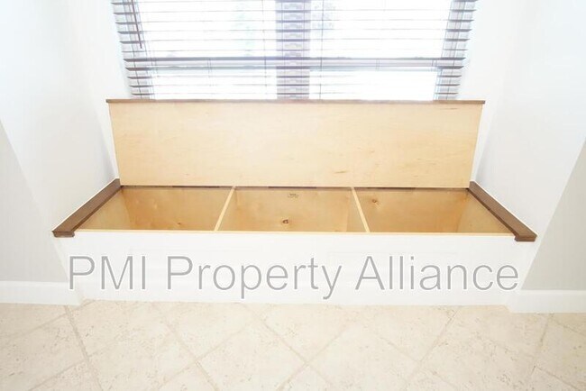 Foto del edificio - 7944 Goldleaf St