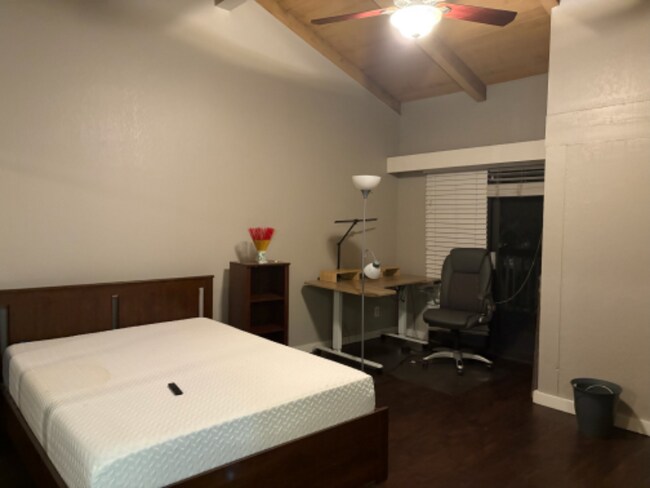 Foto del edificio - 21372 Brookhurst St