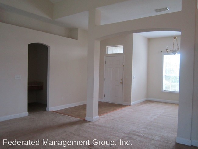 Building Photo - 1498 Summit Oaks Dr E