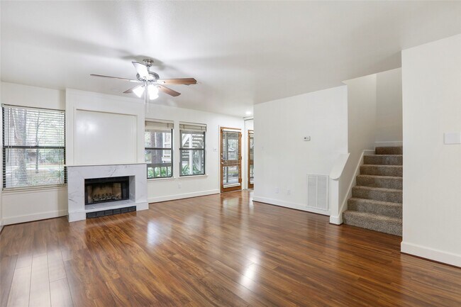 Building Photo - 28 Sawmill Grove Ln