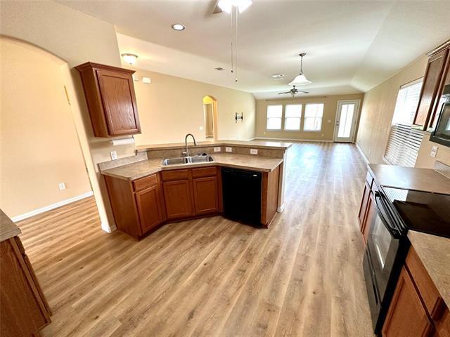 Foto del edificio - 221 Creekwood Dr