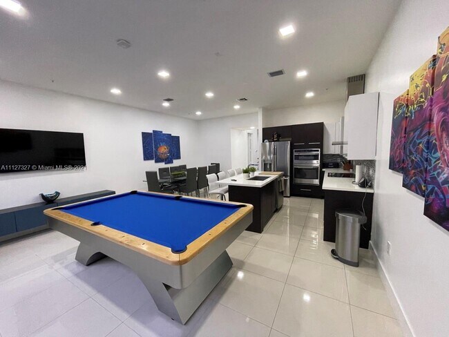Foto del edificio - 6650 N W 104th path