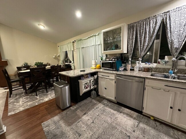 Foto del edificio - 2495 Boxwood Ln
