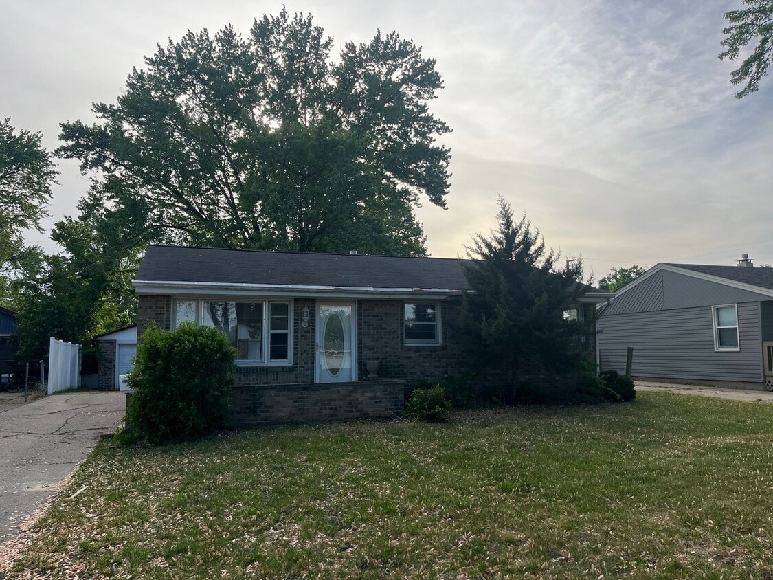 Primary Photo - 3 bedroom 1 bath home in Loves Park