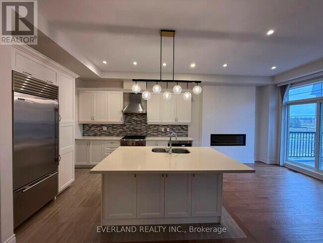 Building Photo - 4 Creekvalley Ln