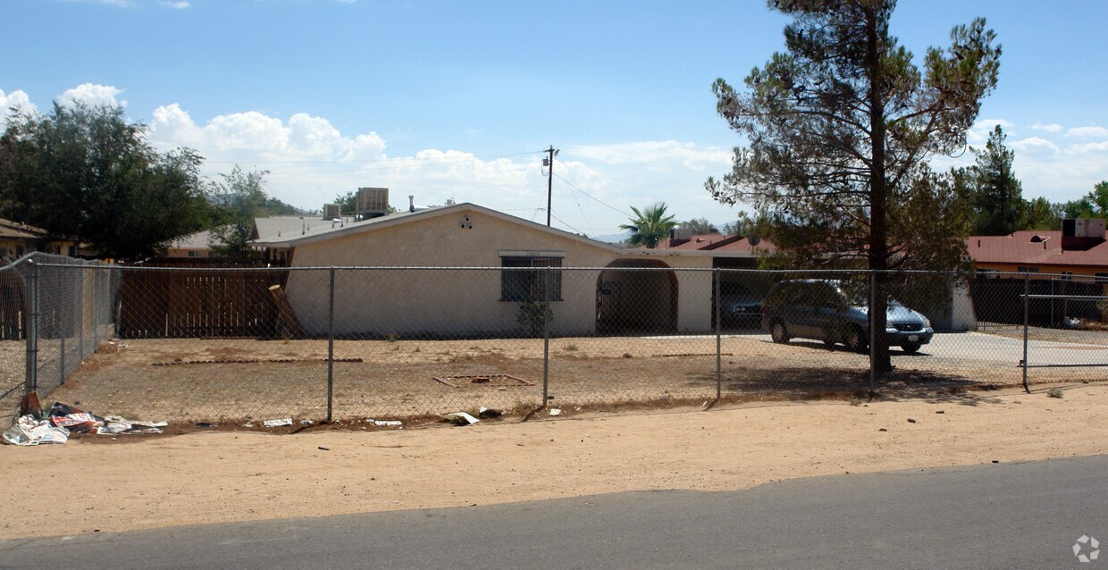 13073 Mohawk Rd, Apple Valley, CA 92308 Apartments in Apple Valley