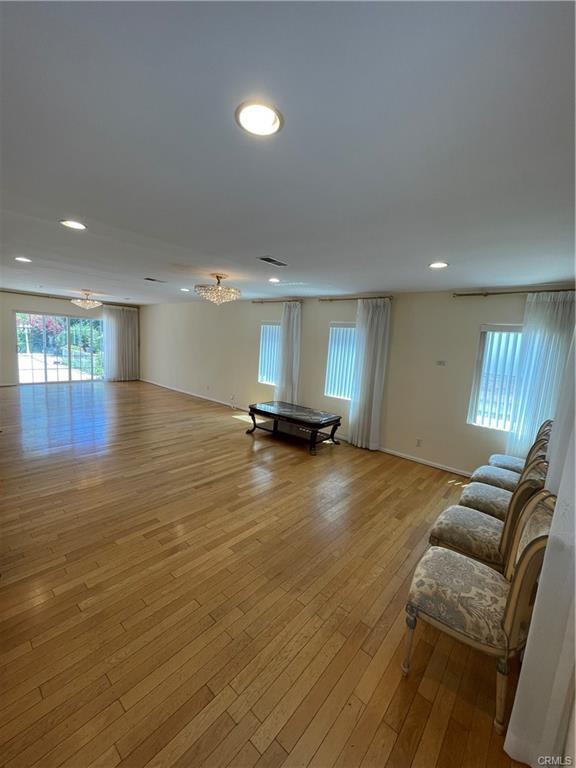 Foto del edificio - 5118 Newcastle Ave