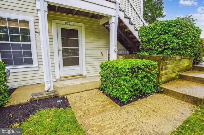 Building Photo - 10901 Postern Ct