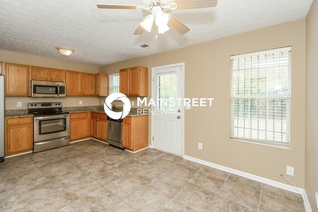 Building Photo - 3 Bedroom Pet-Friendly Home in Decatur, GA with Main Street Renewal