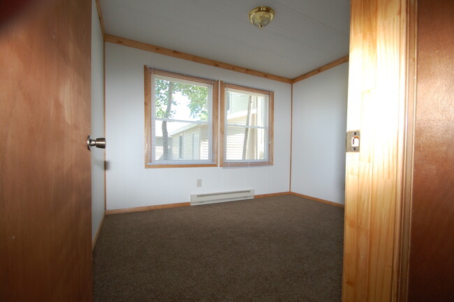 Building Photo - 523-3 E Douglas