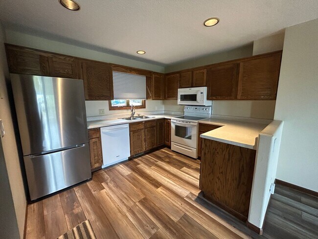 Foto del edificio - Lovely Townhome for Rent