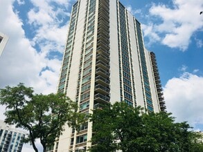 Building Photo - 1255 N Sandburg Terrace