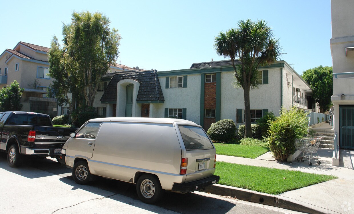 Foto del edificio - 10966-10970 Bluffside Dr