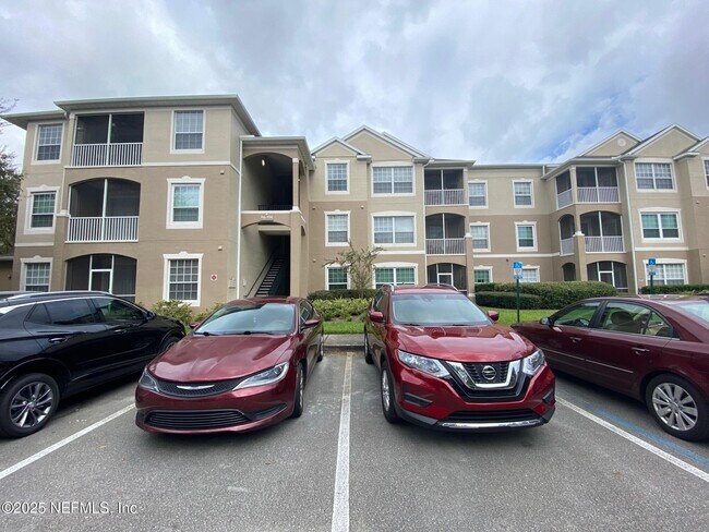Foto del edificio - 7990 Baymeadows Rd