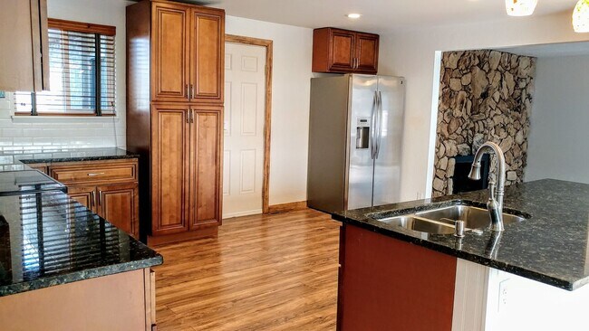 Building Photo - West Boise near Hyatt Lakes Reserve- 3bd 2...