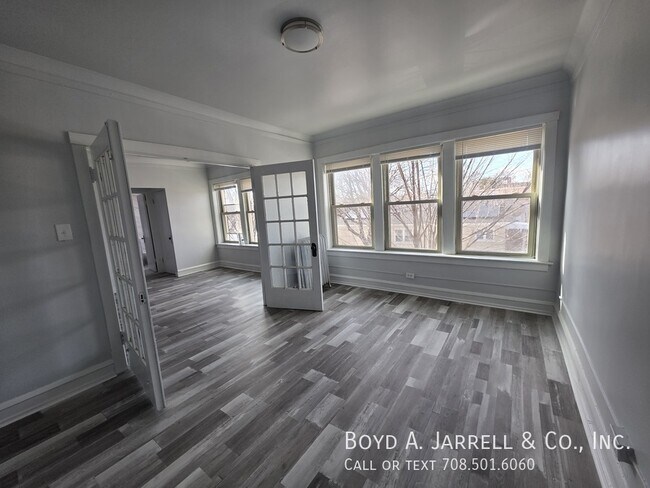 Foto del edificio - 10855 S Vernon Ave