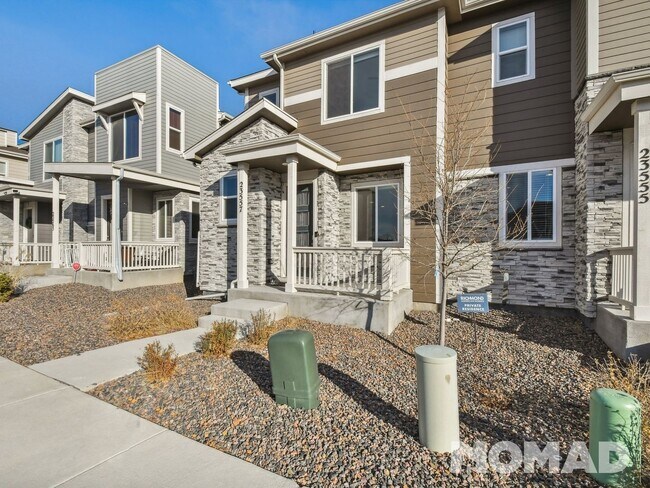 Building Photo - 3 Bedroom Townhome in Aurora