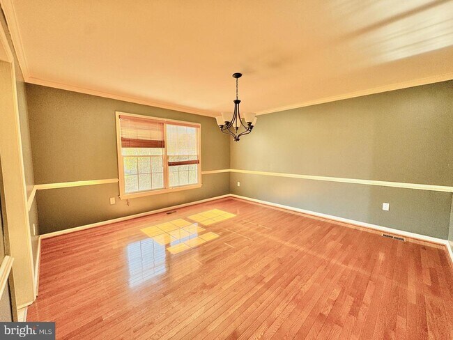 Foto del edificio - 28 Scotland Cir