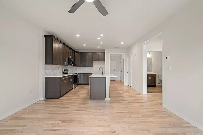 Foto del edificio - 401 Emery Ln