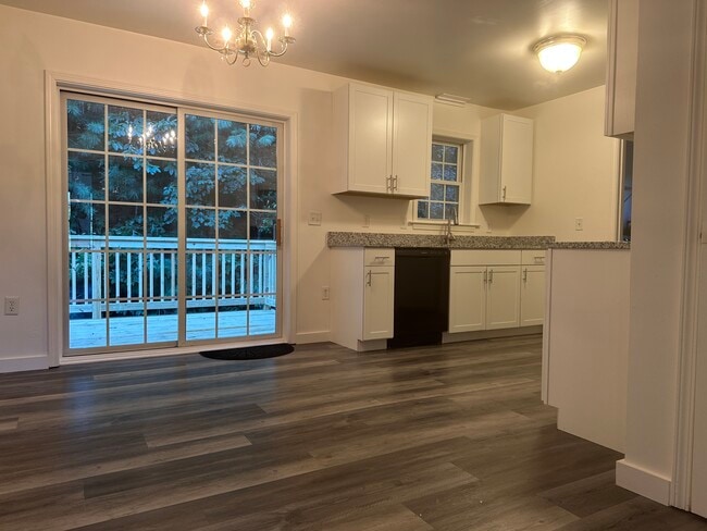 Foto del edificio - 296 Gap Creek Rd