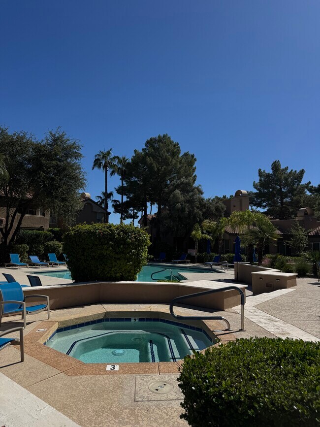 Hot Tub - 10101 N Arabian Trl