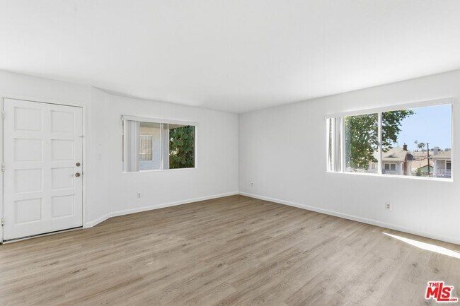 Foto del edificio - 1002 N Edgemont St