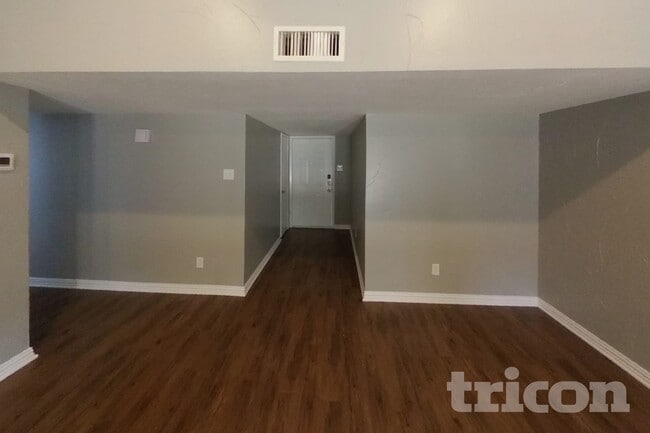 Building Photo - 333 Clearfield Dr