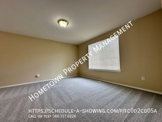 Building Photo - 807 Nicholas Ln SE