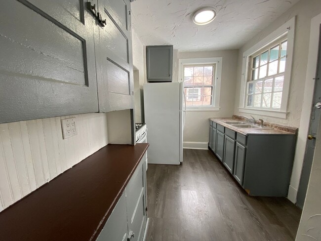 Foto del edificio - Cozy Akron Home w/ Fireplace Charm, Detached Garage & Back Porch