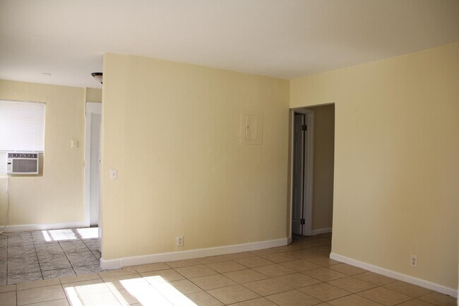 Building Photo - 1010 9th St