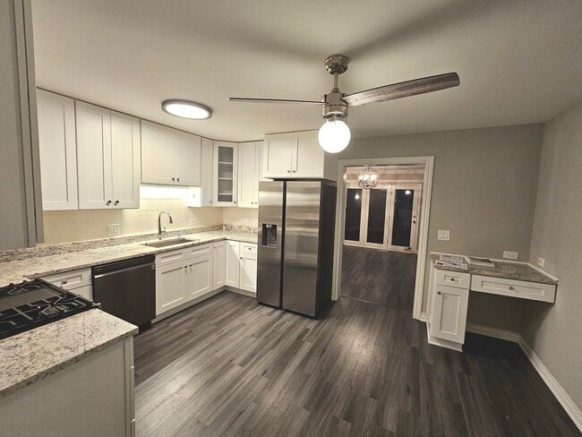 Building Photo - 413 Stevens Ct