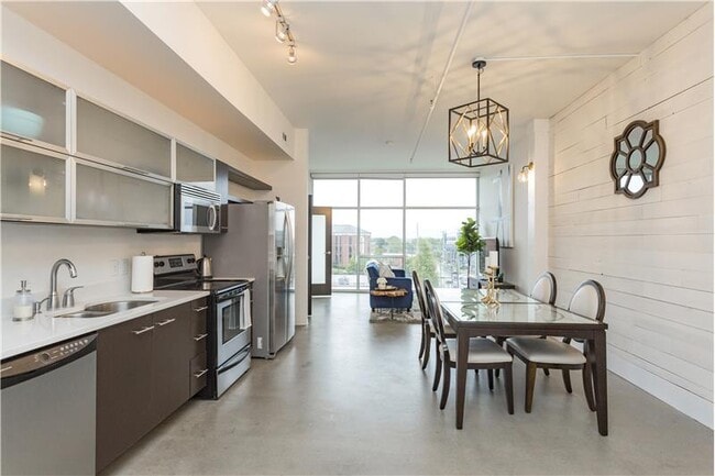 Building Photo - 2115 Yeaman Pl