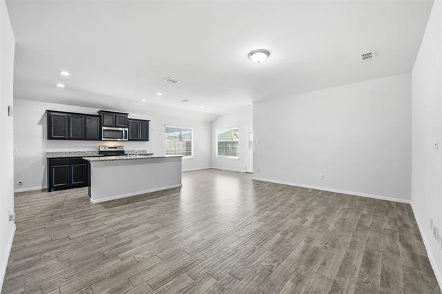 Building Photo - 413 Foxhunter St