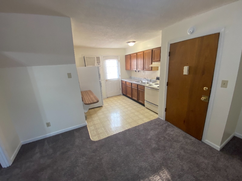 2839 Whitener St Unit B6, Cape Girardeau, MO 63701 Room for Rent in