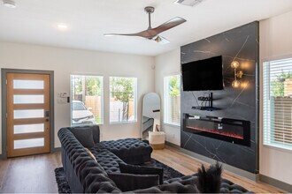 Building Photo - 7918 Ritz St