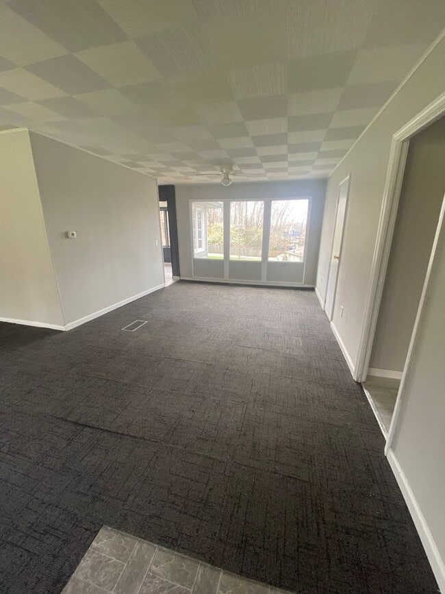 Foto del edificio - 3 Bedroom 1 Bath....ALL UTILITIES INCLUDED